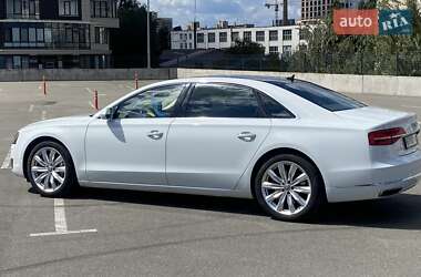 Седан Audi A8 2015 в 