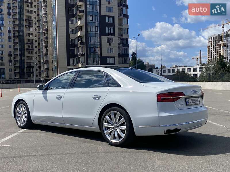 Седан Audi A8 2015 в Киеве