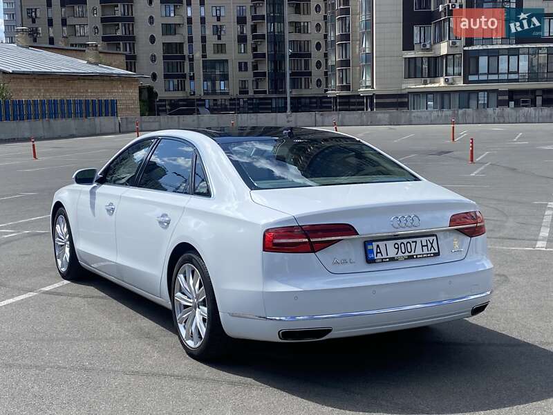Седан Audi A8 2015 в Киеве