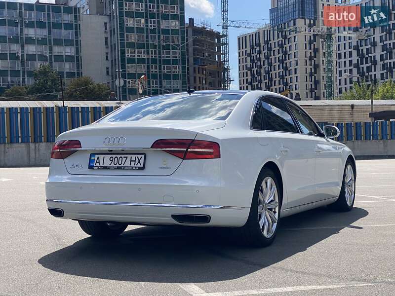 Седан Audi A8 2015 в Киеве