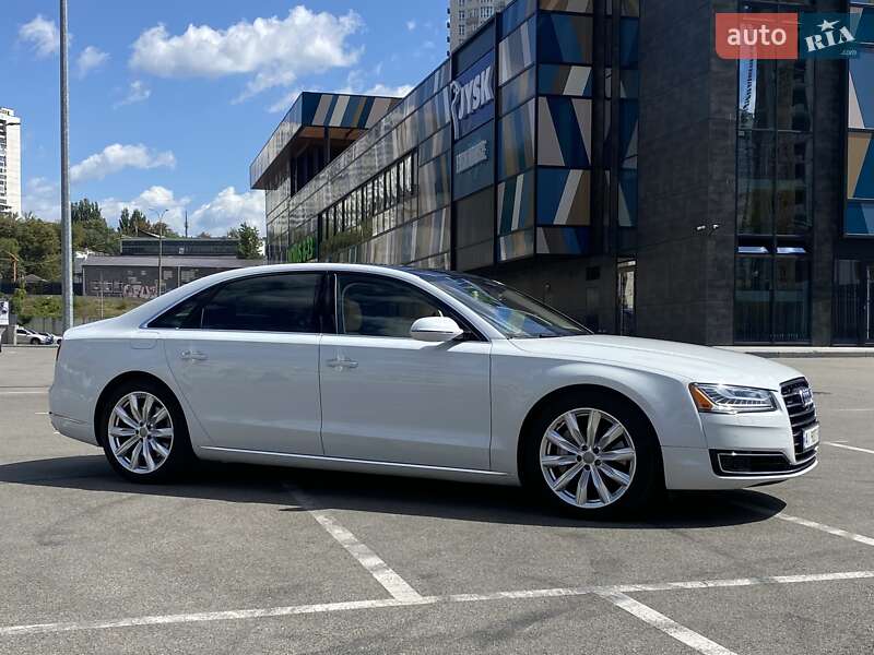 Седан Audi A8 2015 в Киеве