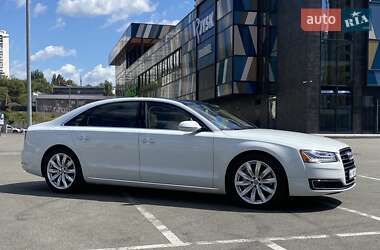 Седан Audi A8 2015 в 