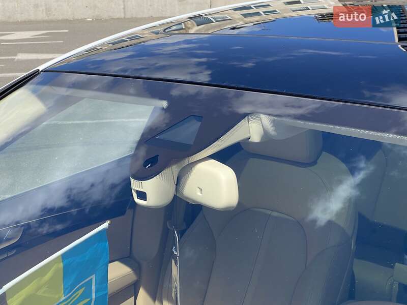 Седан Audi A8 2015 в Киеве