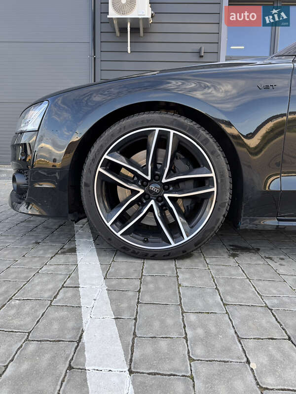 Седан Audi A8 2015 в Ивано-Франковске