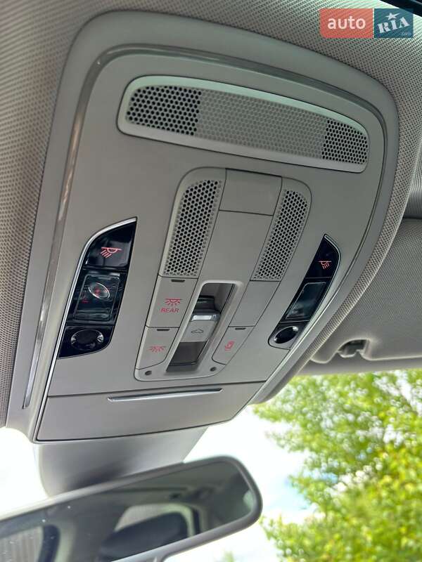 Седан Audi A8 2014 в Киеве