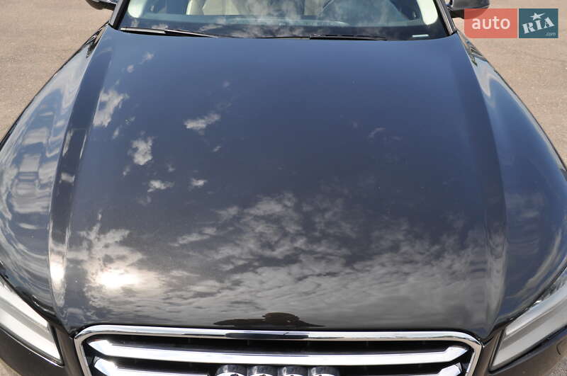 Седан Audi A8 2012 в Киеве