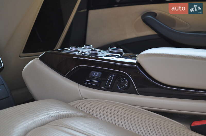 Седан Audi A8 2012 в Киеве