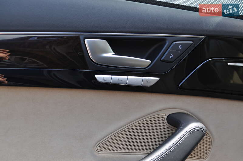 Седан Audi A8 2012 в Киеве