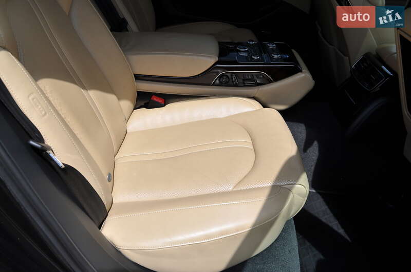 Седан Audi A8 2012 в Киеве