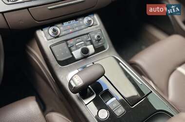 Седан Audi A8 2012 в 