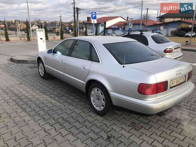 Седан Audi A8 1995 в 