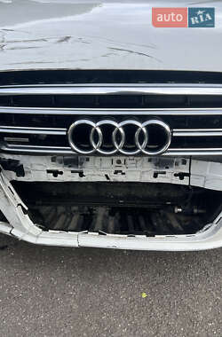 Седан Audi A8 2013 в 