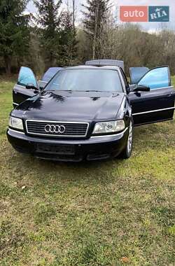 Седан Audi A8 1998 в Чернівцях