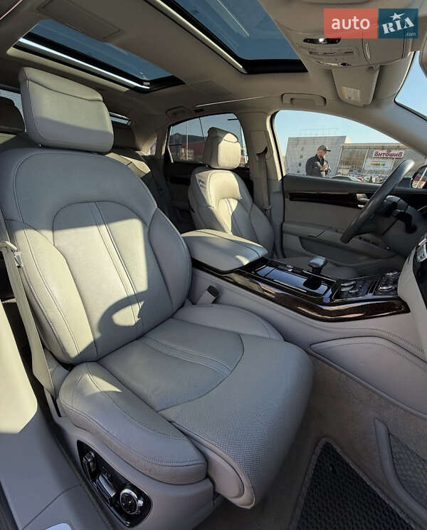 Седан Audi A8 2017 в Днепре