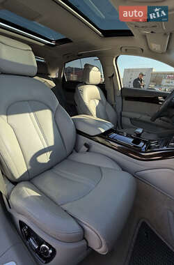 Седан Audi A8 2017 в 