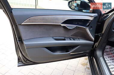 Седан Audi A8 2018 в 