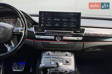 Седан Audi A8 2012 в 