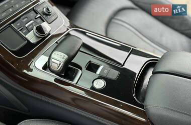 Седан Audi A8 2015 в 