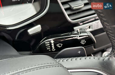 Седан Audi A8 2015 в 