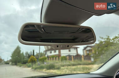 Седан Audi A8 2015 в 
