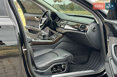 Седан Audi A8 2015 в 