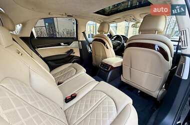 Седан Audi A8 2013 в 