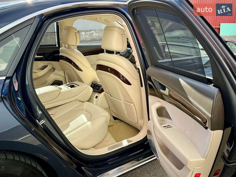 Седан Audi A8 2010 в Киеве