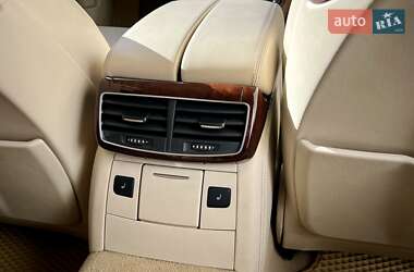 Седан Audi A8 2010 в 