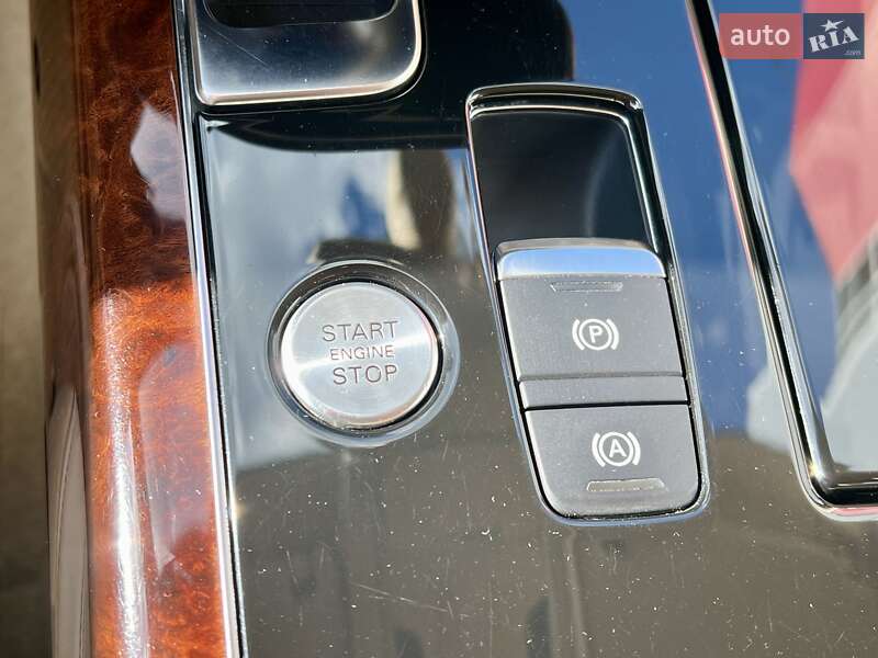 Седан Audi A8 2010 в Киеве