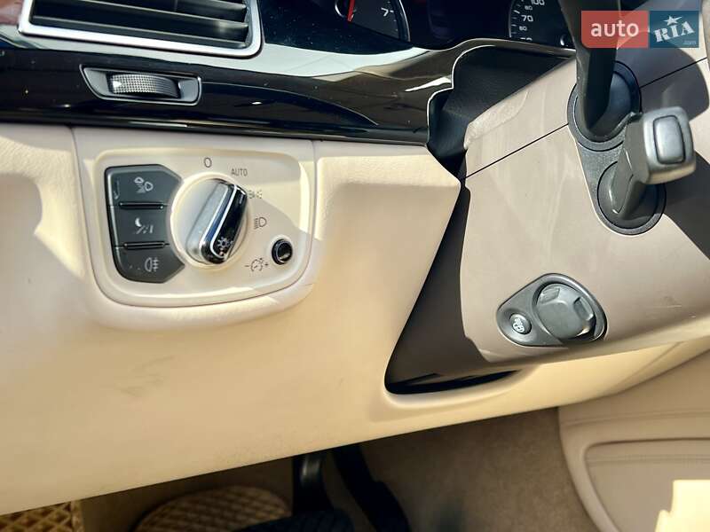 Седан Audi A8 2010 в Киеве