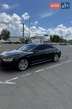 Седан Audi A8 2012 в 