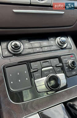 Седан Audi A8 2012 в 