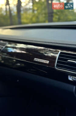 Седан Audi A8 2012 в 