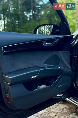 Седан Audi A8 2012 в 