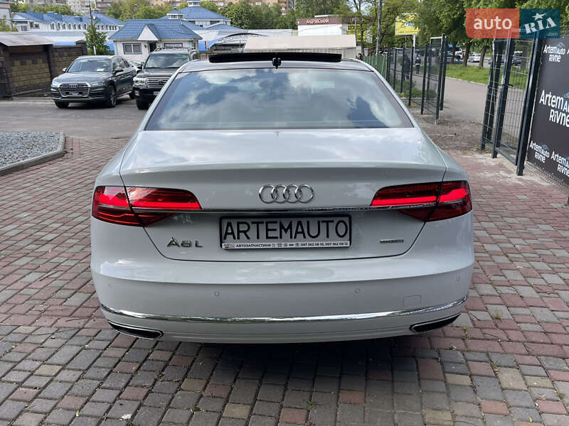 Седан Audi A8 2016 в Ровно