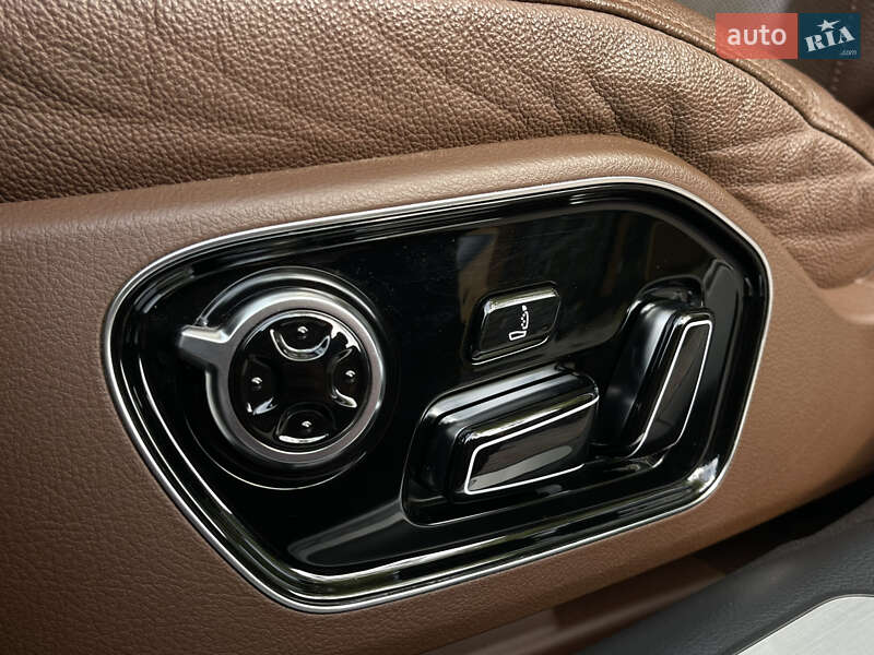 Седан Audi A8 2016 в Ровно