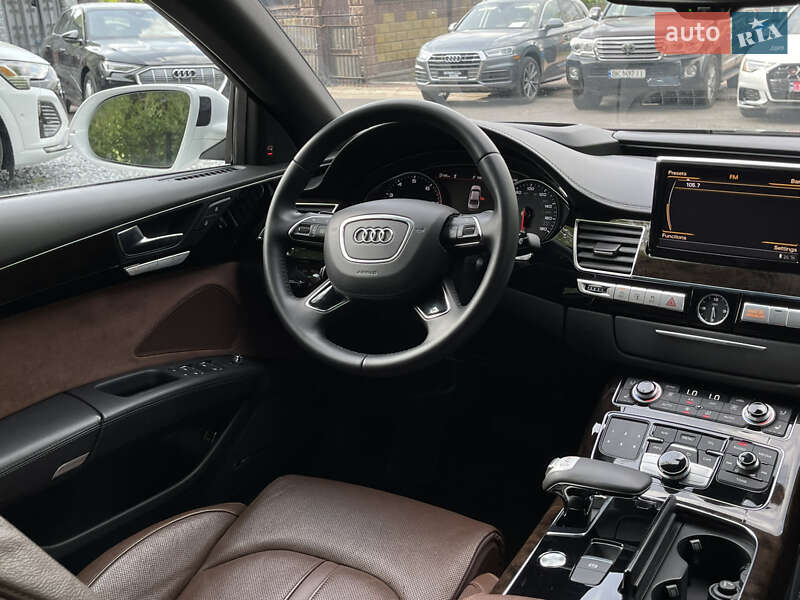 Седан Audi A8 2016 в Ровно