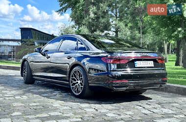 Седан Audi A8 2017 в 