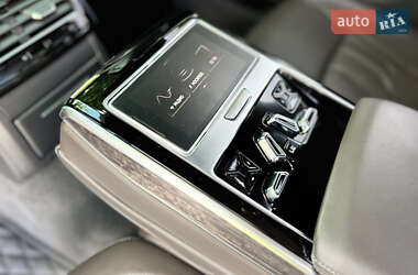 Седан Audi A8 2017 в 