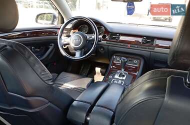 Седан Audi A8 2004 в 