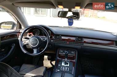 Седан Audi A8 2004 в 