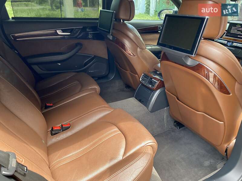 Седан Audi A8 2013 в Николаеве
