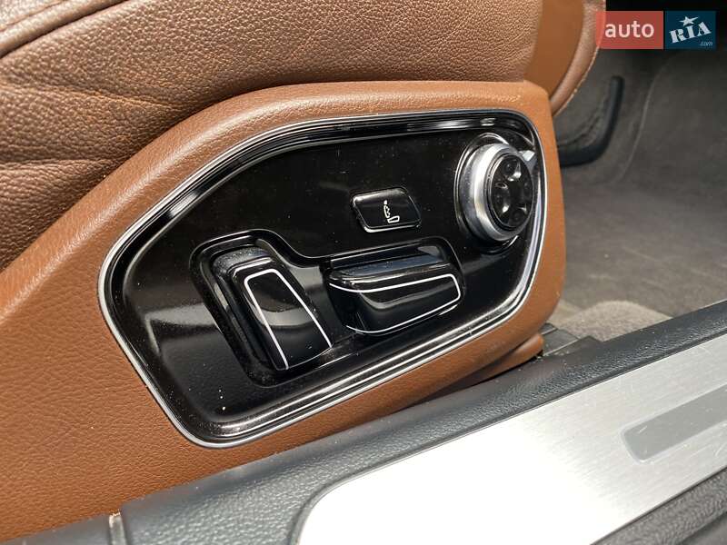 Седан Audi A8 2013 в Николаеве