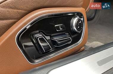 Седан Audi A8 2013 в 