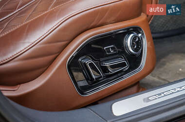 Седан Audi A8 2016 в 