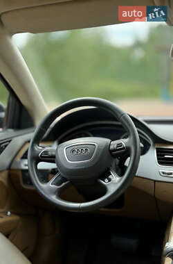 Седан Audi A8 2013 в 