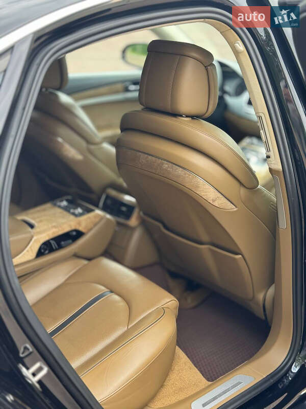 Седан Audi A8 2013 в Киеве