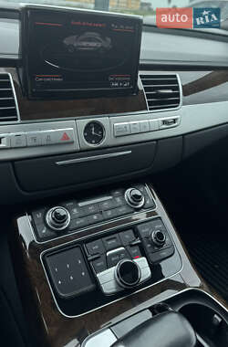 Седан Audi A8 2013 в 