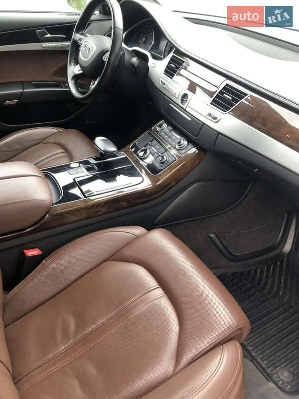 Седан Audi A8 2013 в Києві