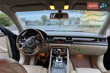 Седан Audi A8 2004 в 